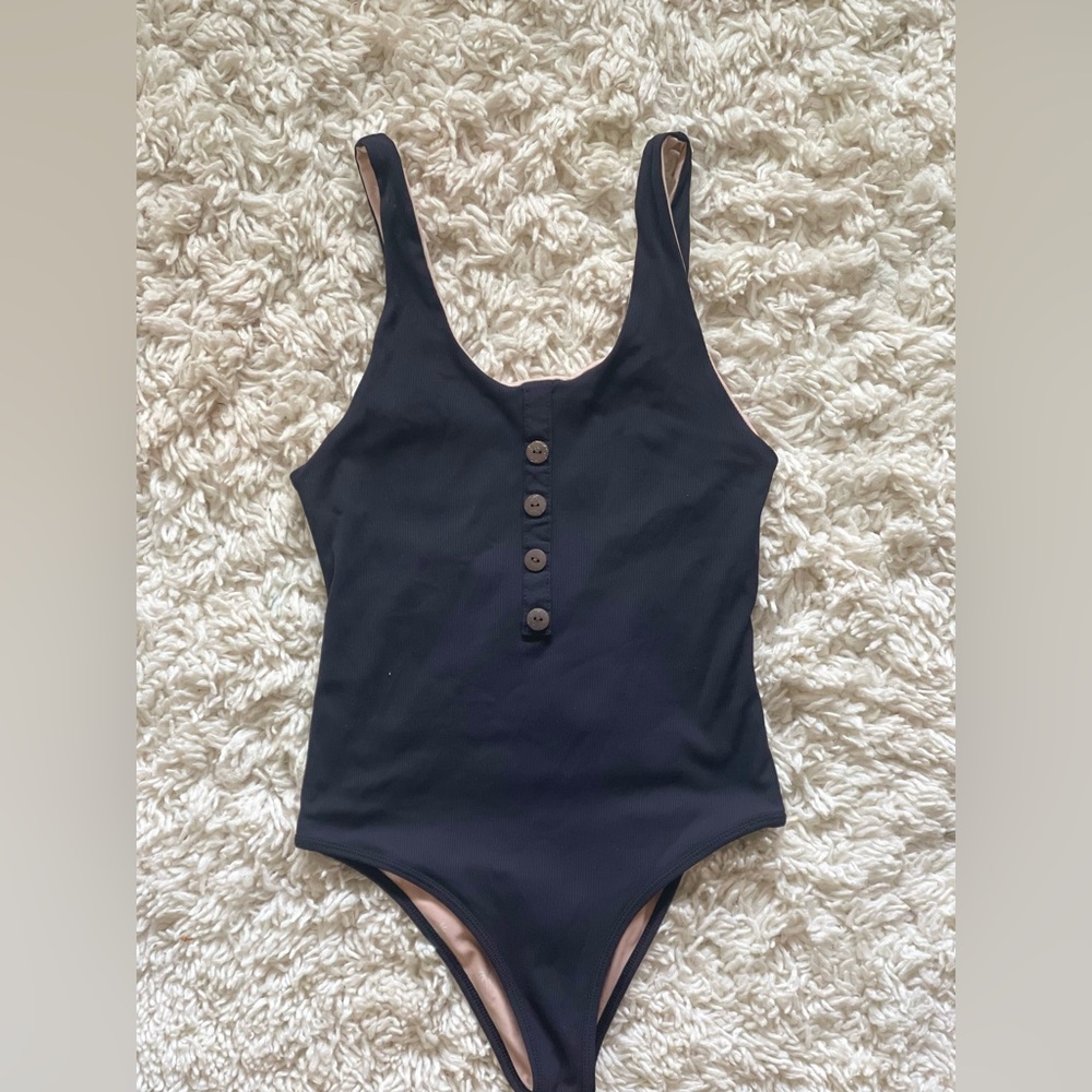 Coconut Avenue One Piece Size Small